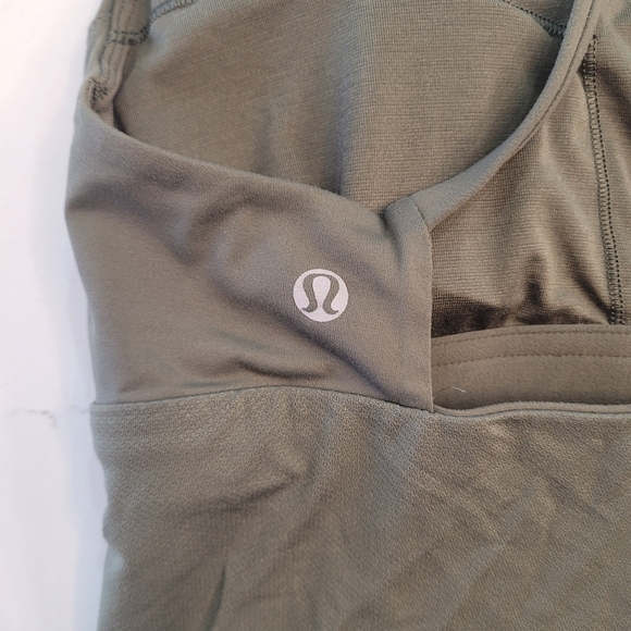 Lululemon Athletica tank-top - size 4 - Picture 9 of 10